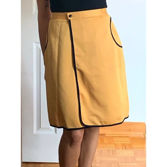 Vintage High Waisted Wrap Skirt with Pockets - Picture 2 of 7
